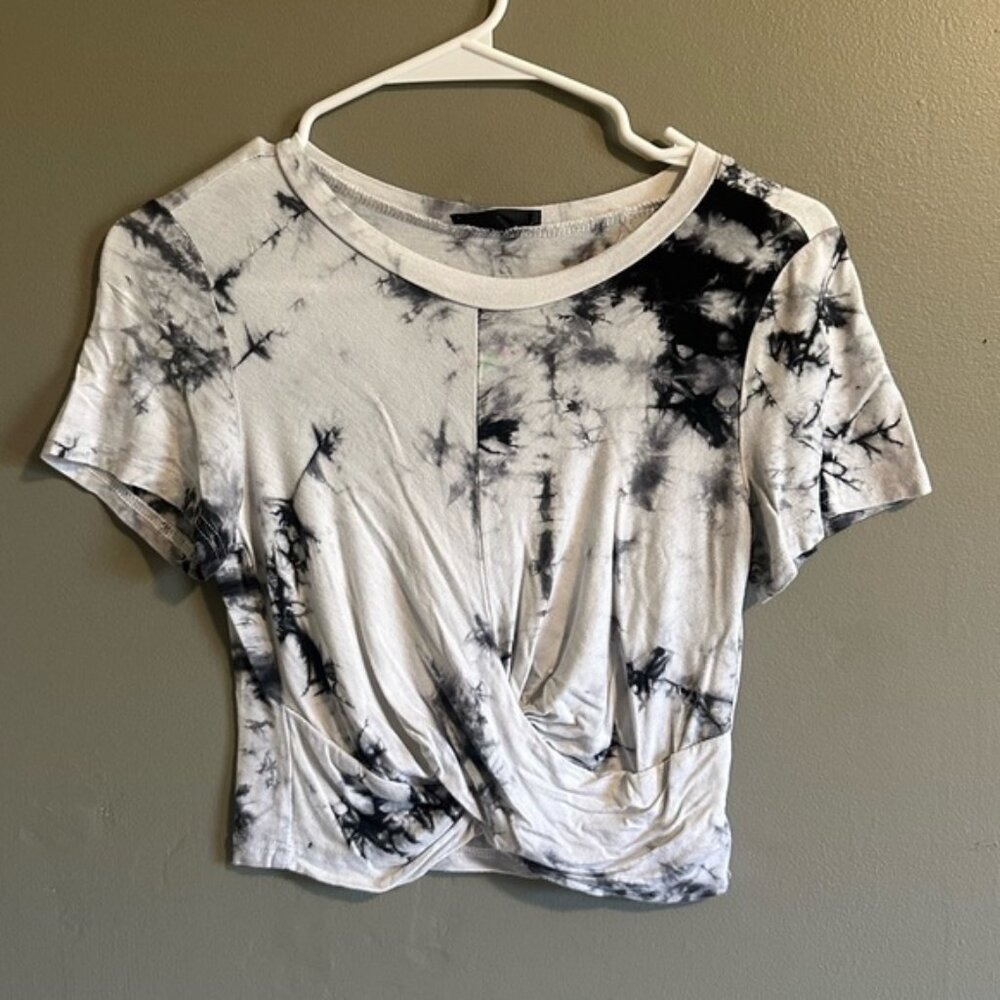 Black and white tie dye crop